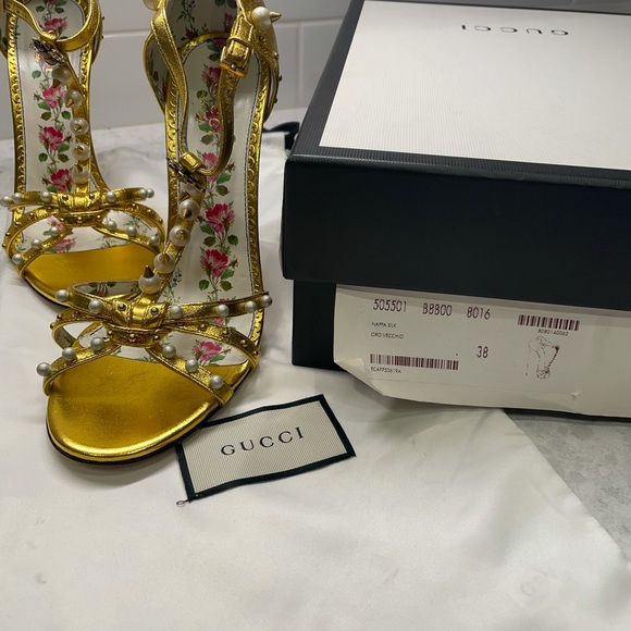 Authentic Gucci Gold sandal size 38/ US 8 - Picture 2 of 3